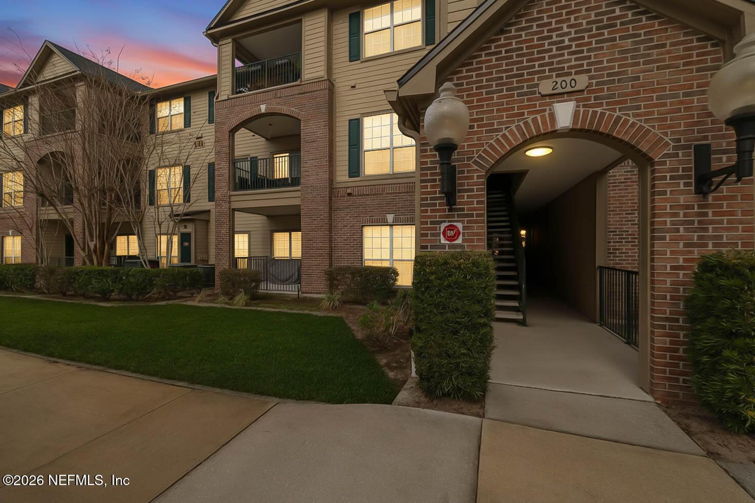 Image 2: Building 200