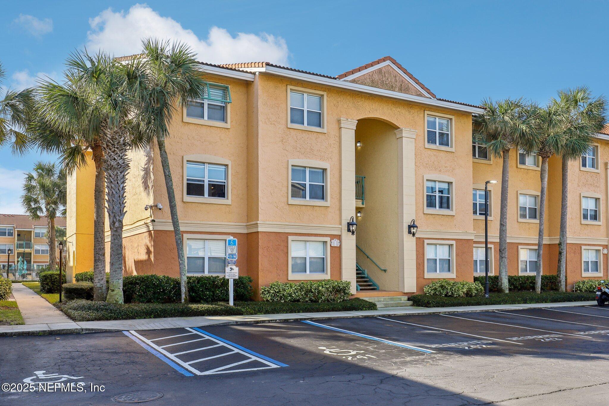 Image 2: 2-web-or-mls-Laguna Villa Blvd c21-002