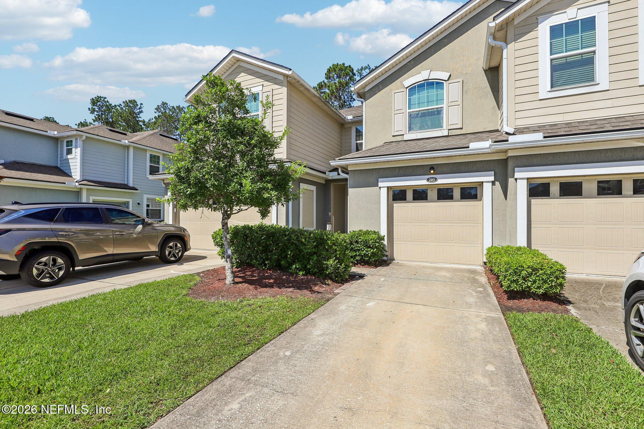 Image 2: One car Garage