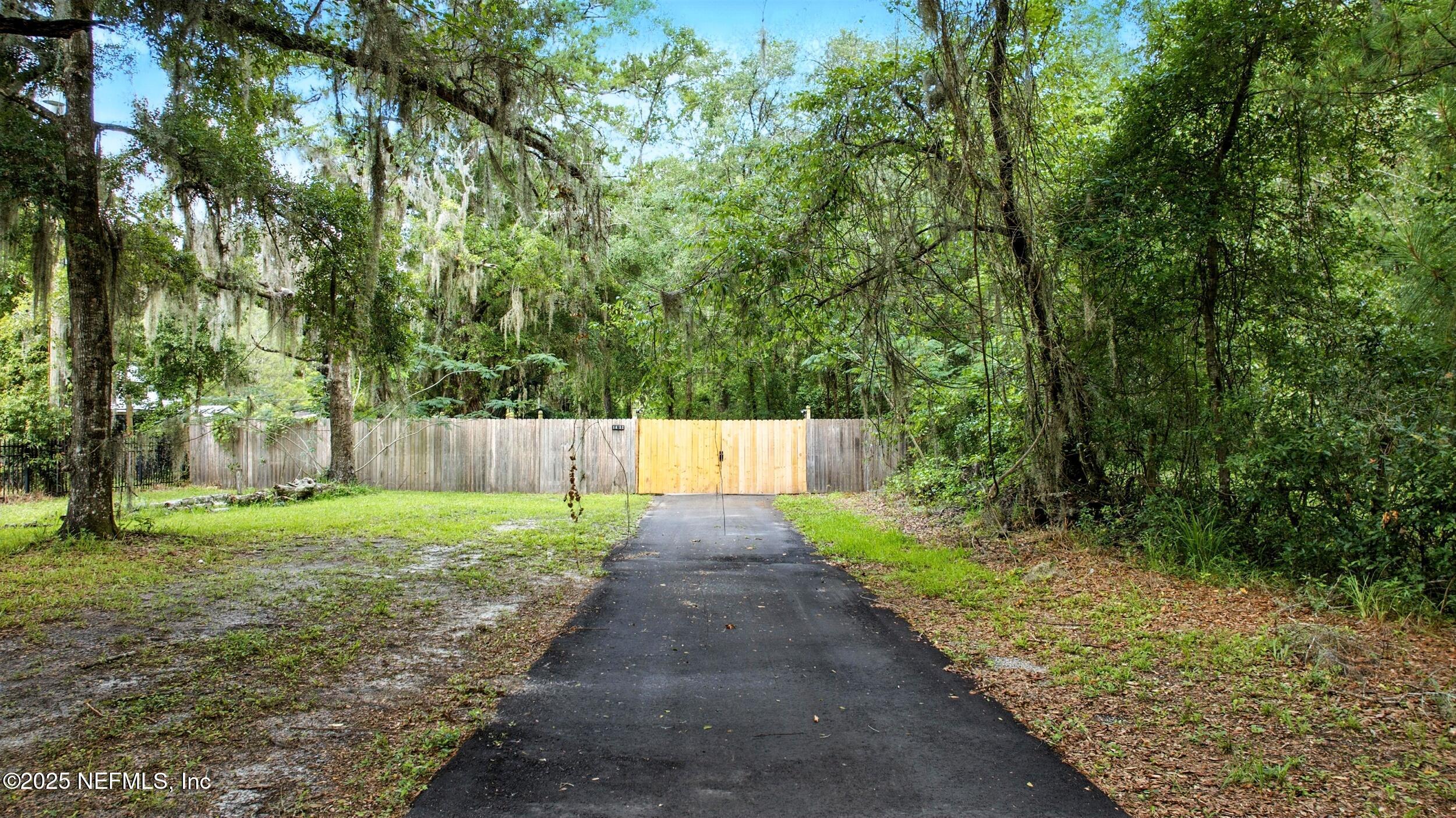 Image 2: 1638 starratt rd, jacksonville, fl 32226