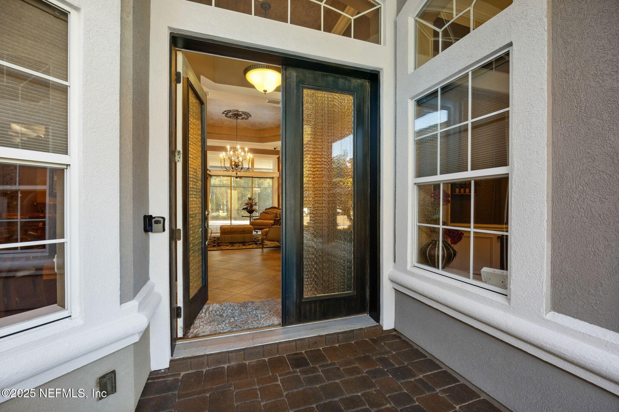 Image 4: Double Doors
