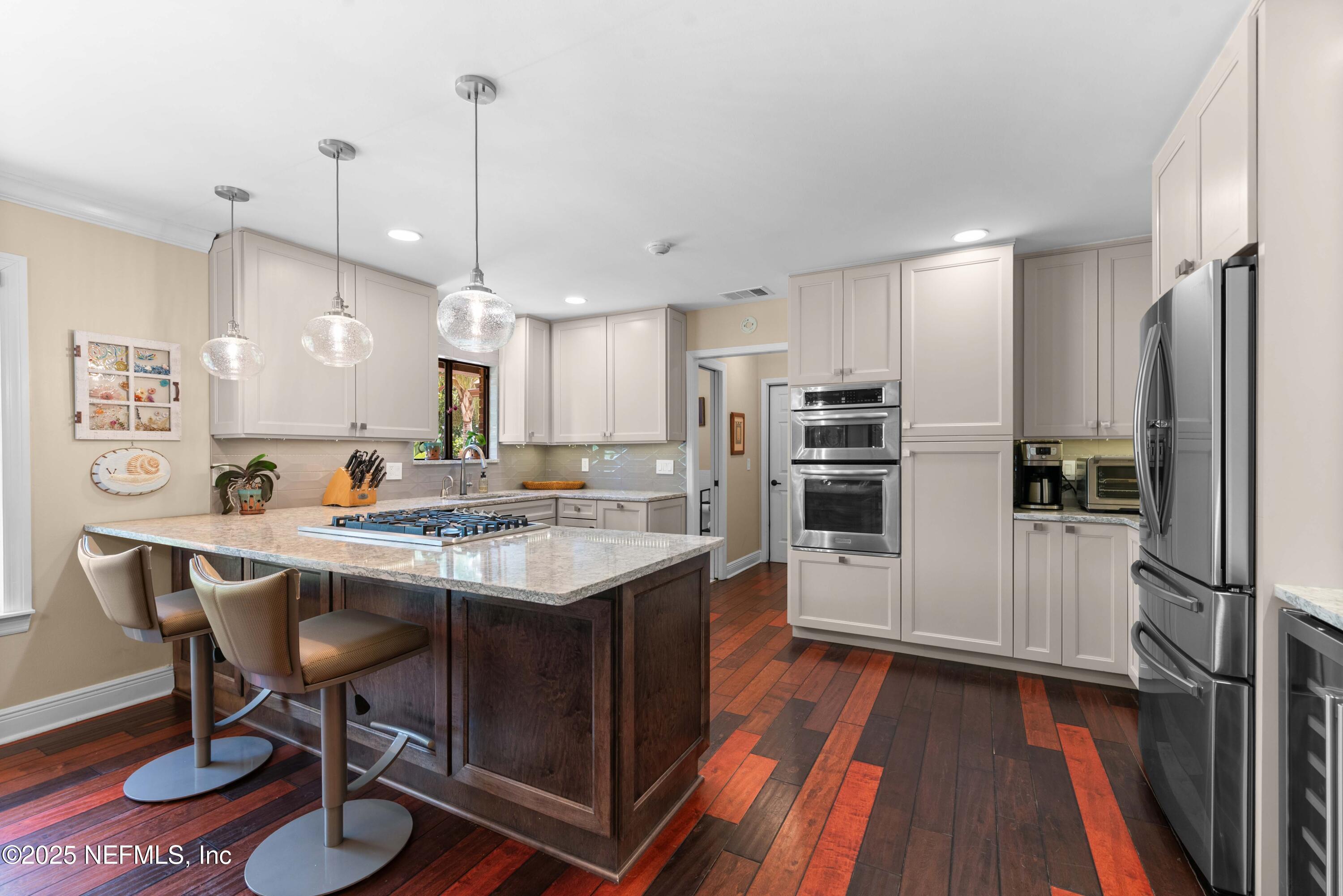 Image 3: Custom Built Kitchen