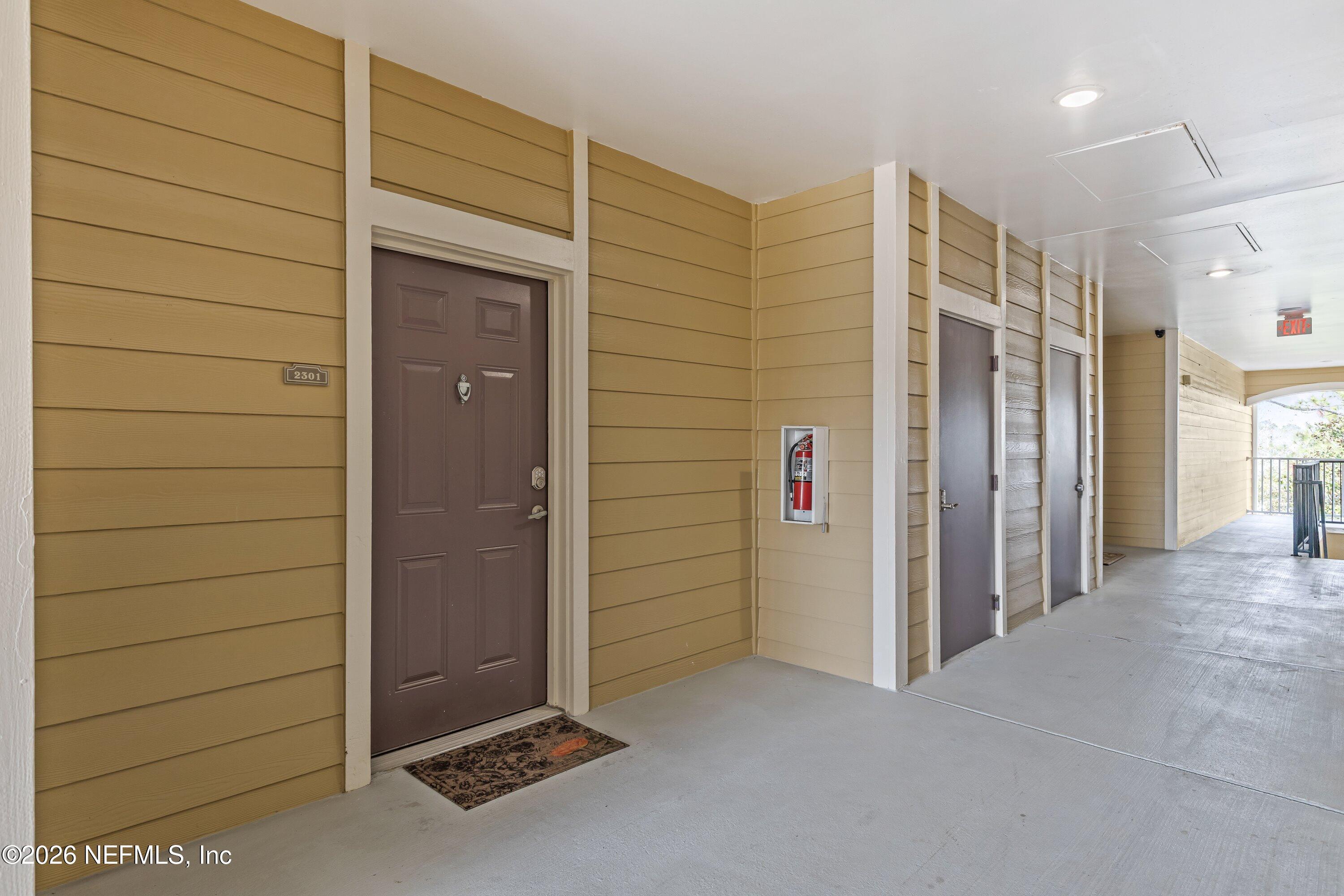 Image 4: FRONT DOOR2