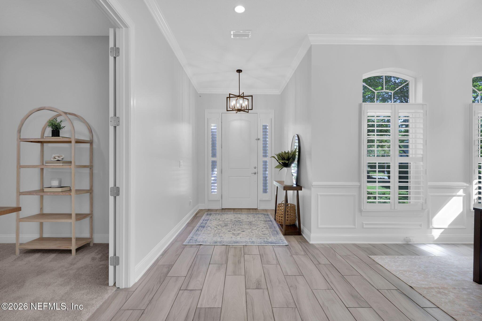 Image 4: Foyer