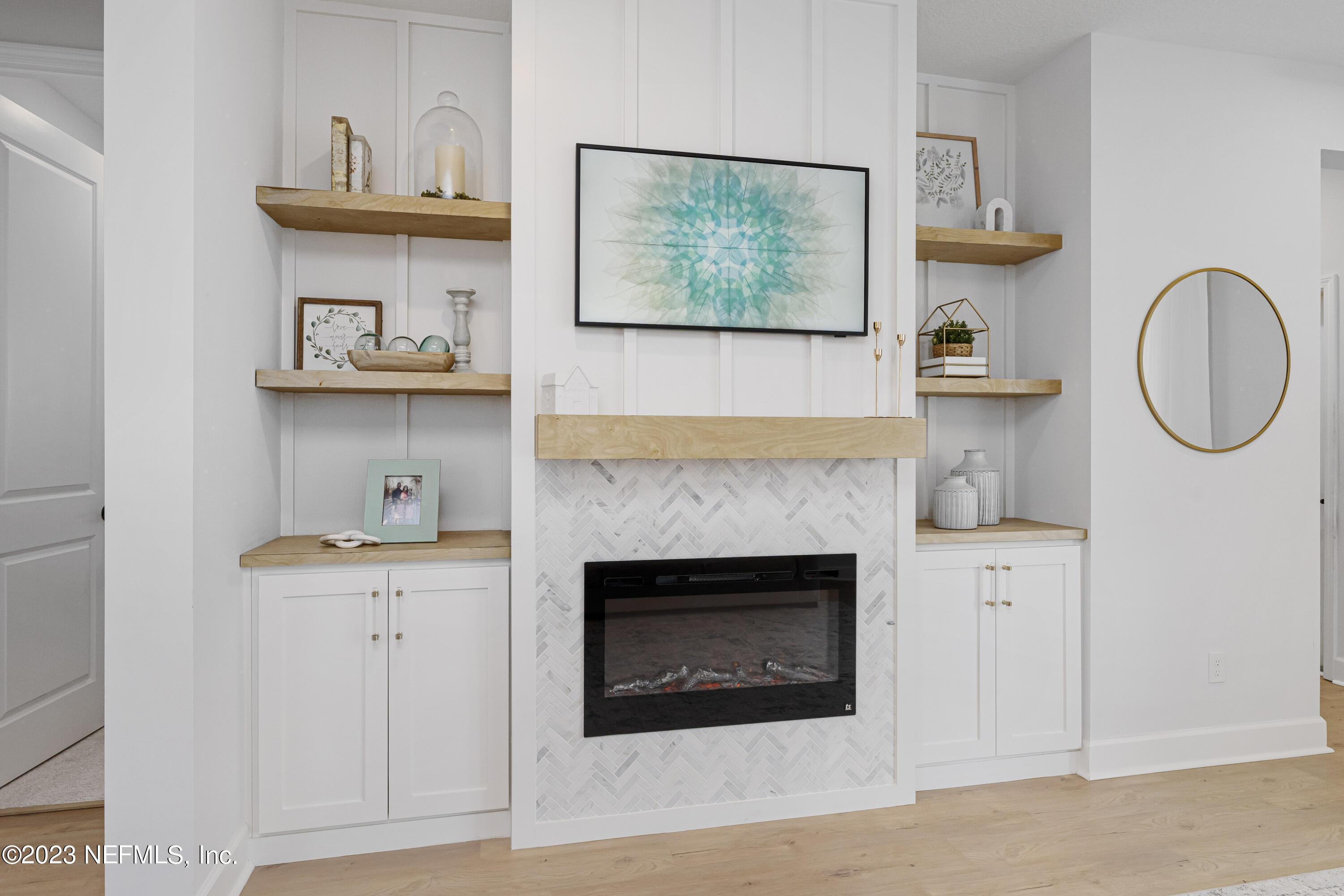 Image 1: Family Room