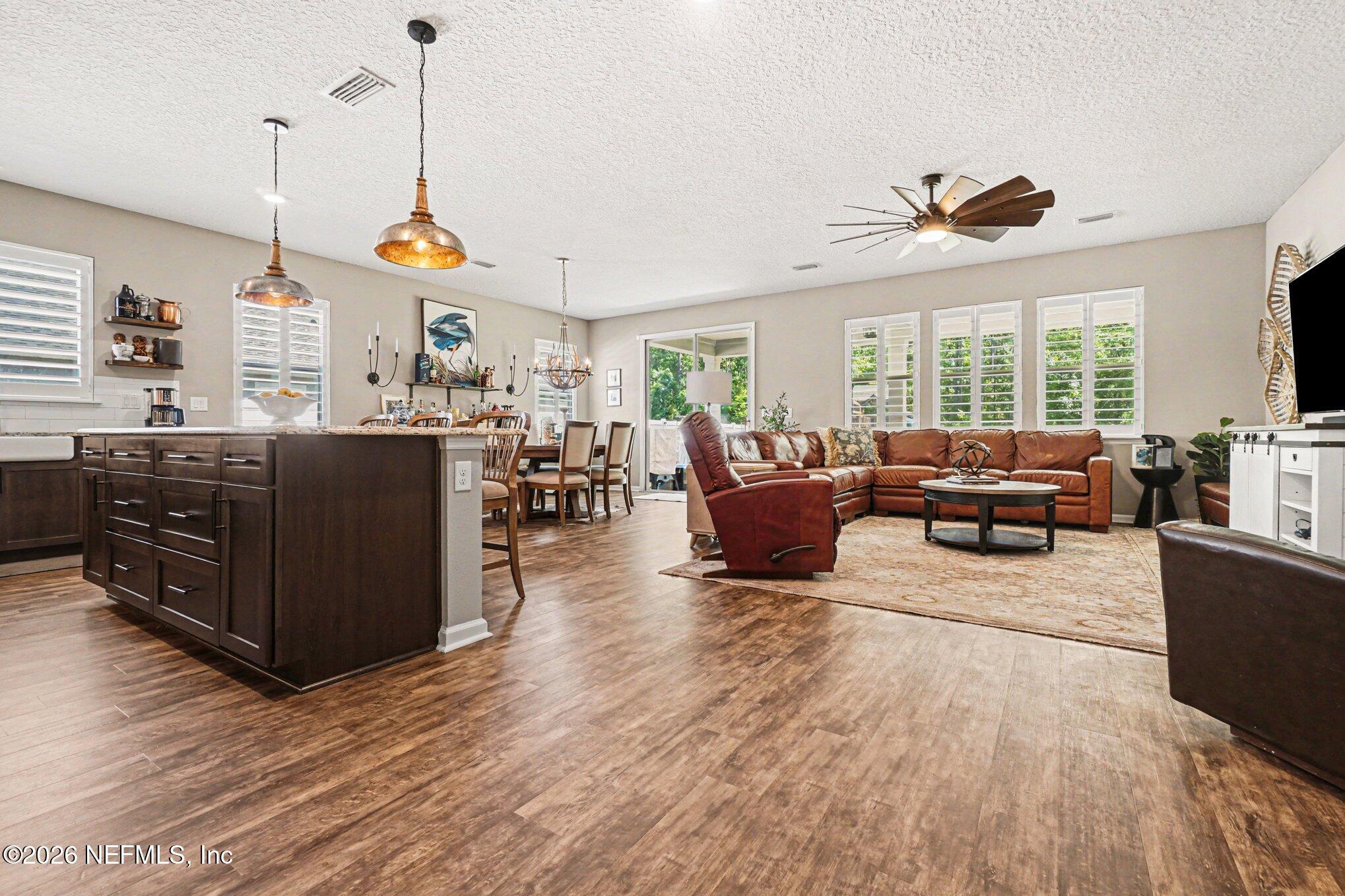 Image 4: 005_file_8502