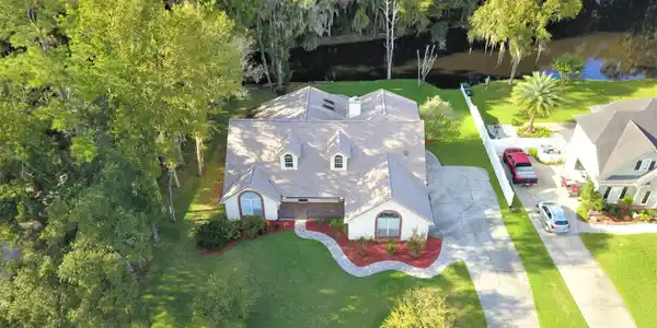 1800 Waterbury LN