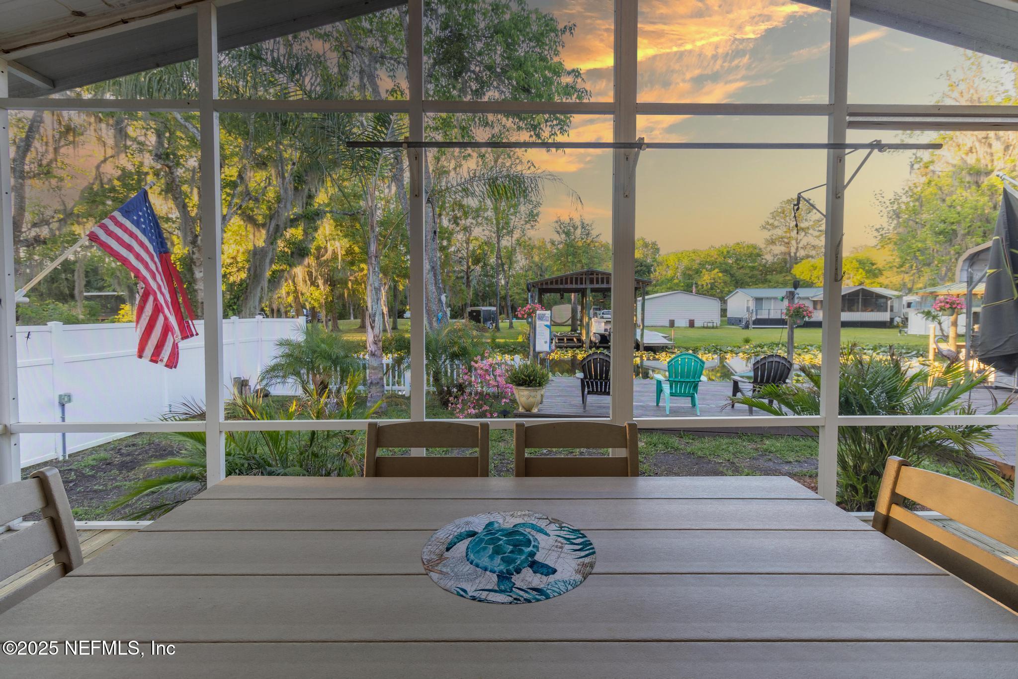 Image 1: 104 Breezewood (55)