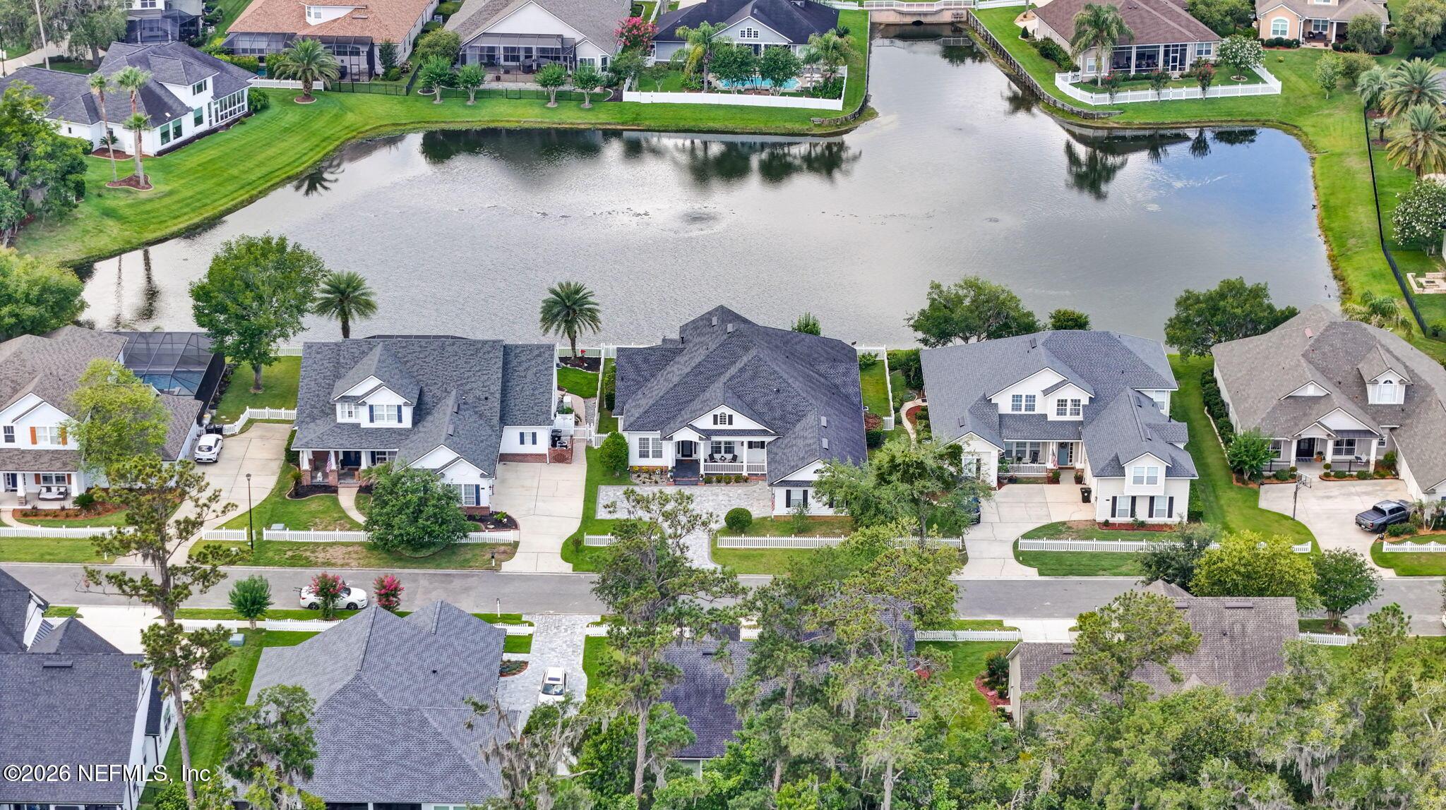 Image 3: Beautiful Neighborhood