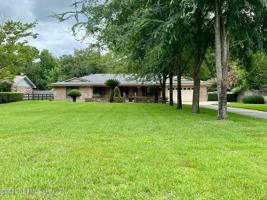 944 LAKE ASBURY DR