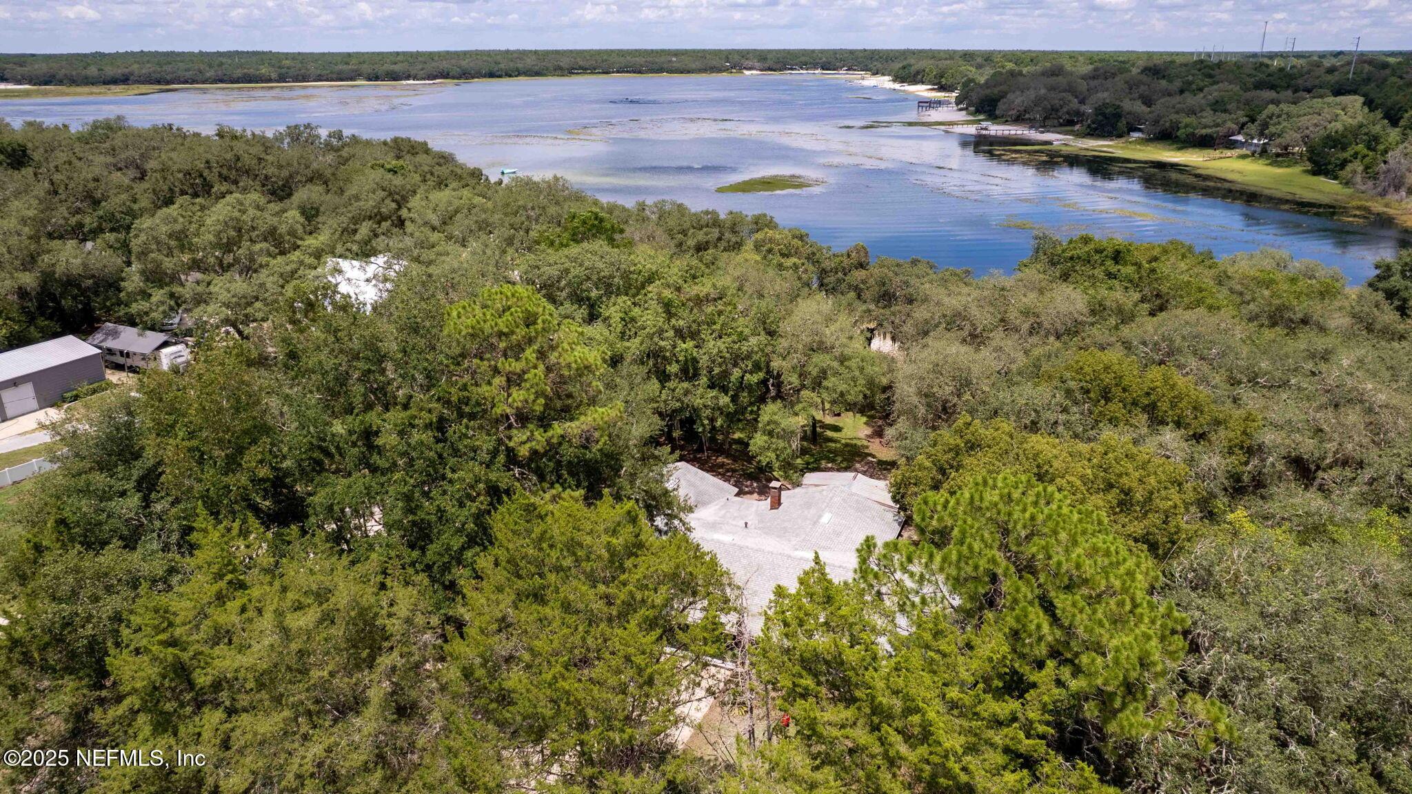 Image 1: 0.95 Acres on Lake Brooklyn