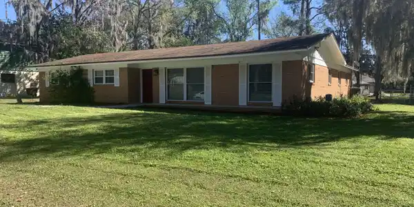 2467 LAKEVIEW DR