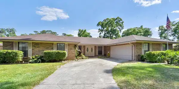 3010 FOREST OAKS DR