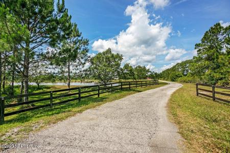 641 STATE ROAD 100 E