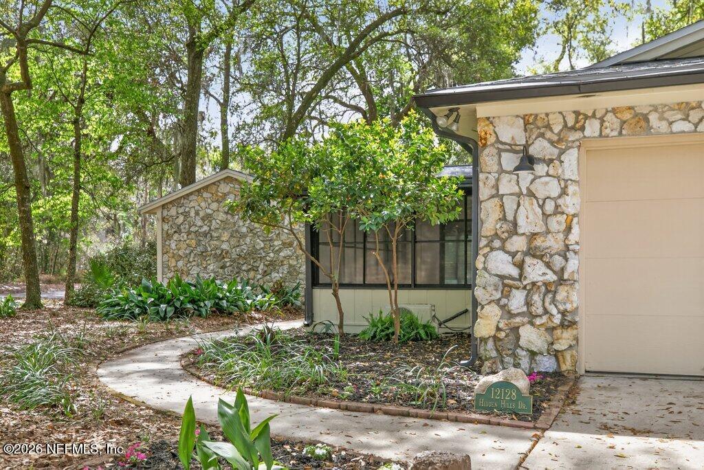 Image 2: 009-12128HiddenHillsDriveSouth-Jacksonvi