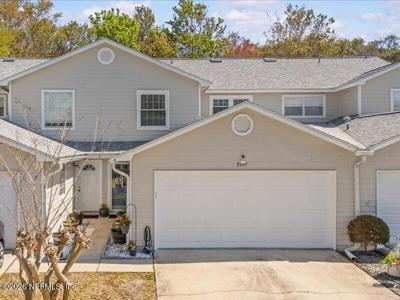 3927 MEADOWVIEW Drive N