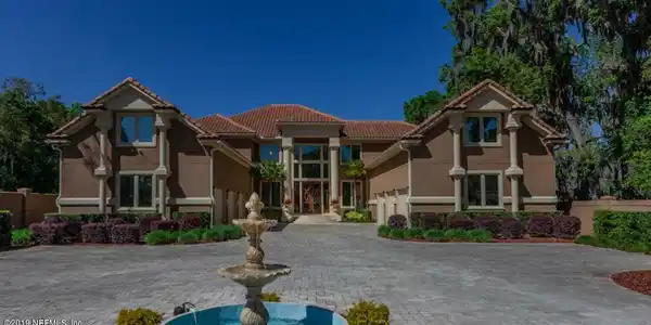 1571 SOUTH SHORE DR