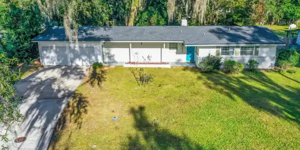 2553 HOLLY POINT RD W