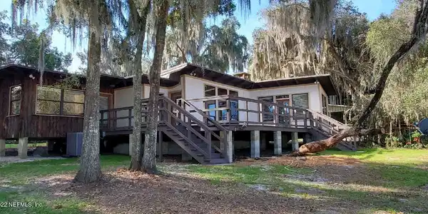 6526-A WOODLAND DR