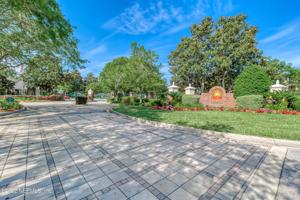 7800 POINT MEADOWS DR