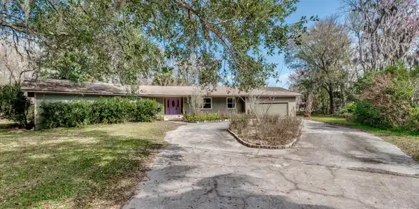 2421 DOGWOOD LN