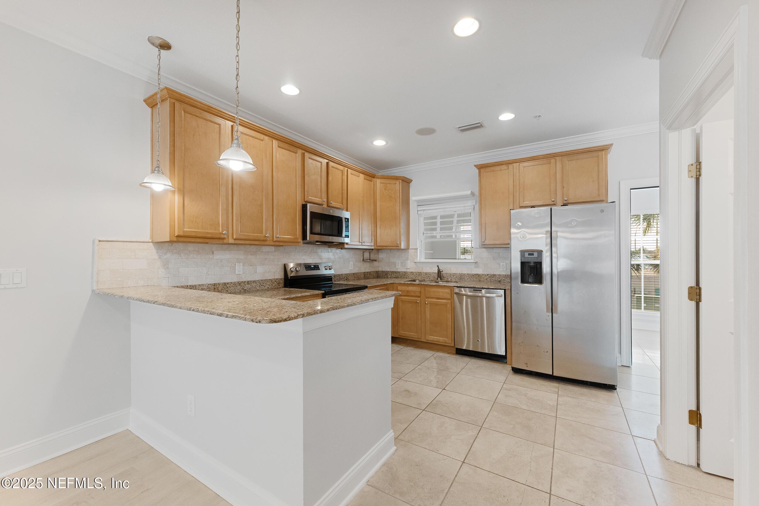 Image 4: 2ND FLOOR KITCHEN