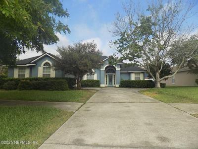 13762 VICTORIA LAKES Drive