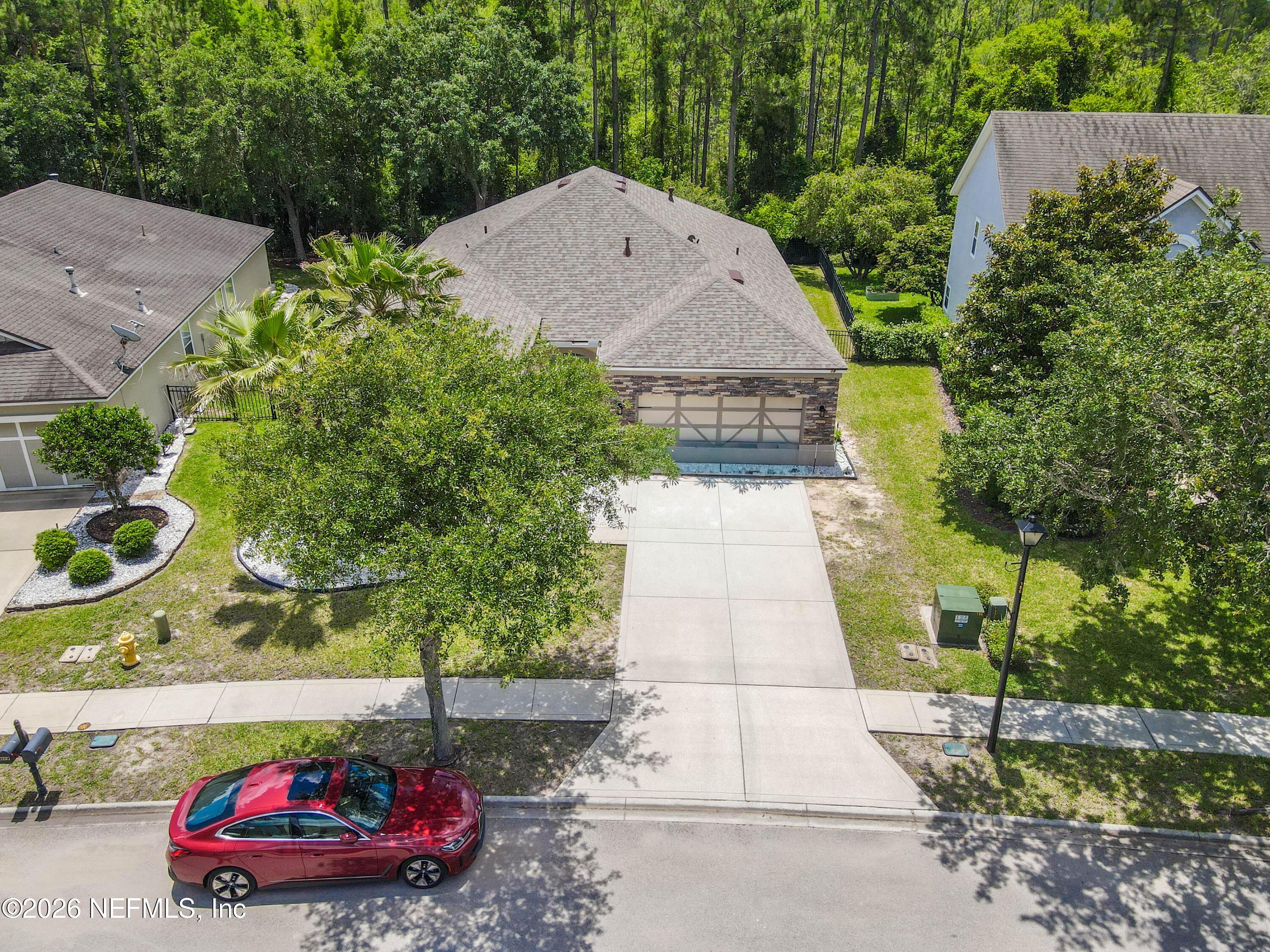 Image 2: 184 S Arabella Way-3