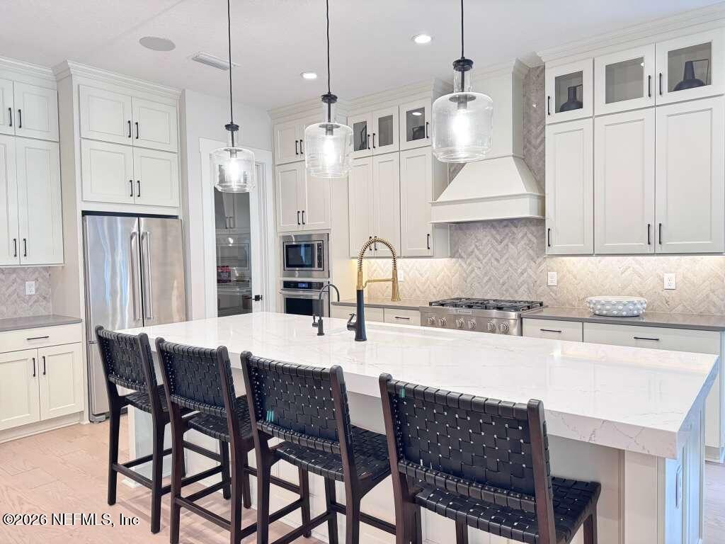 Image 3: Kitchen