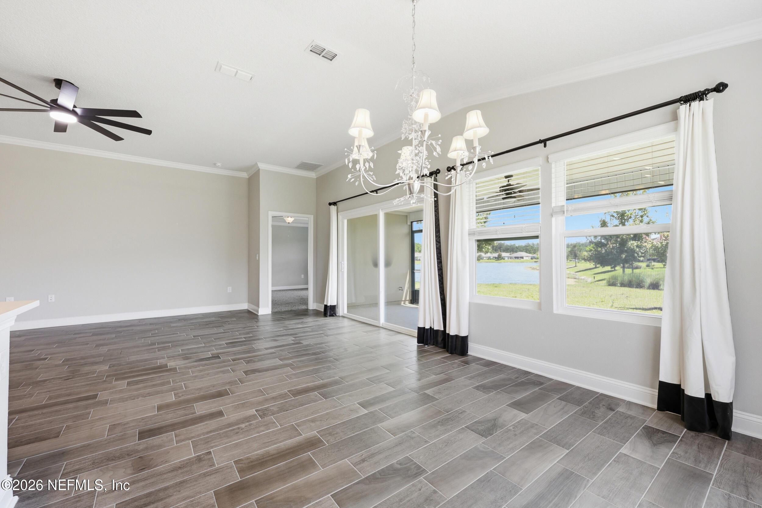 Image 4: Open Concept Dining Room Area2