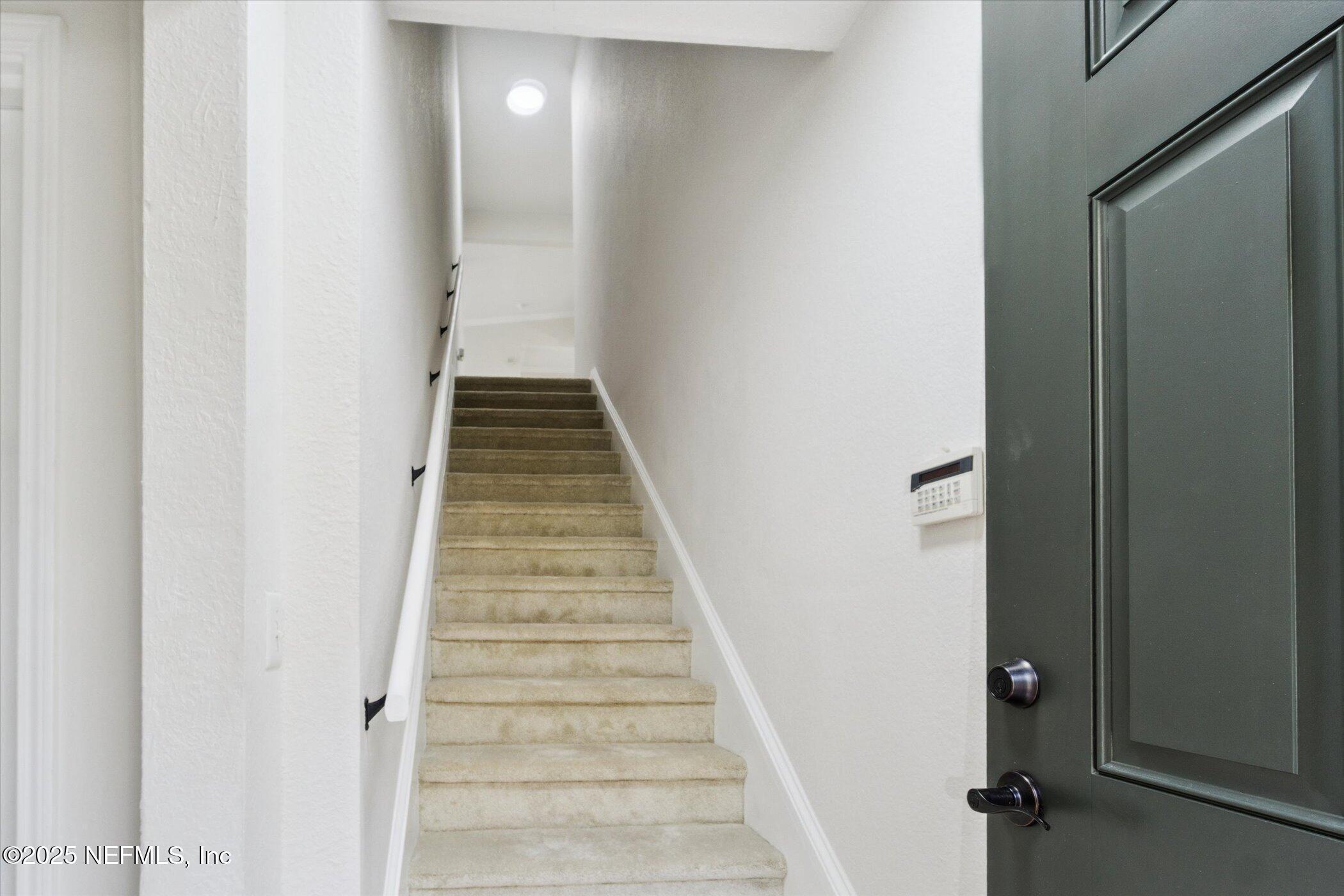 Image 2: 05-11-10075-Gate-Pkwy-N-apt-2605-Jackson