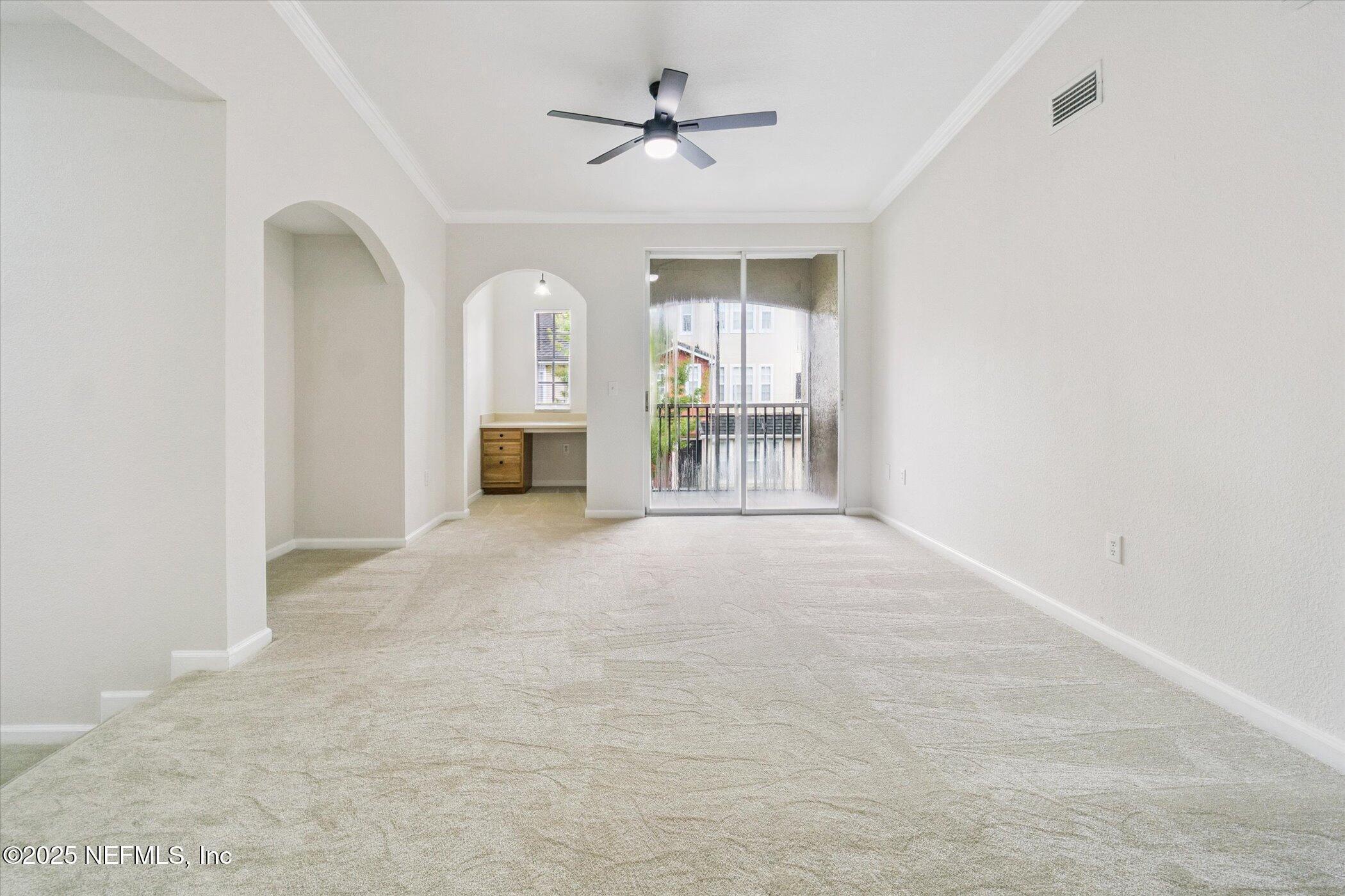 Image 4: 10-16-10075-Gate-Pkwy-N-apt-2605-Jackson