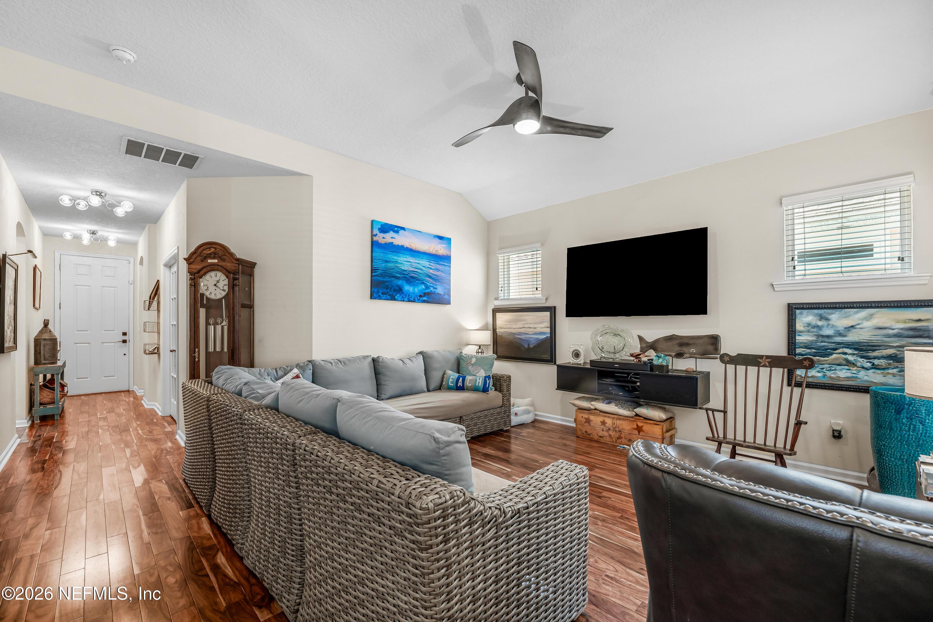 Image 3: 02 Living Room