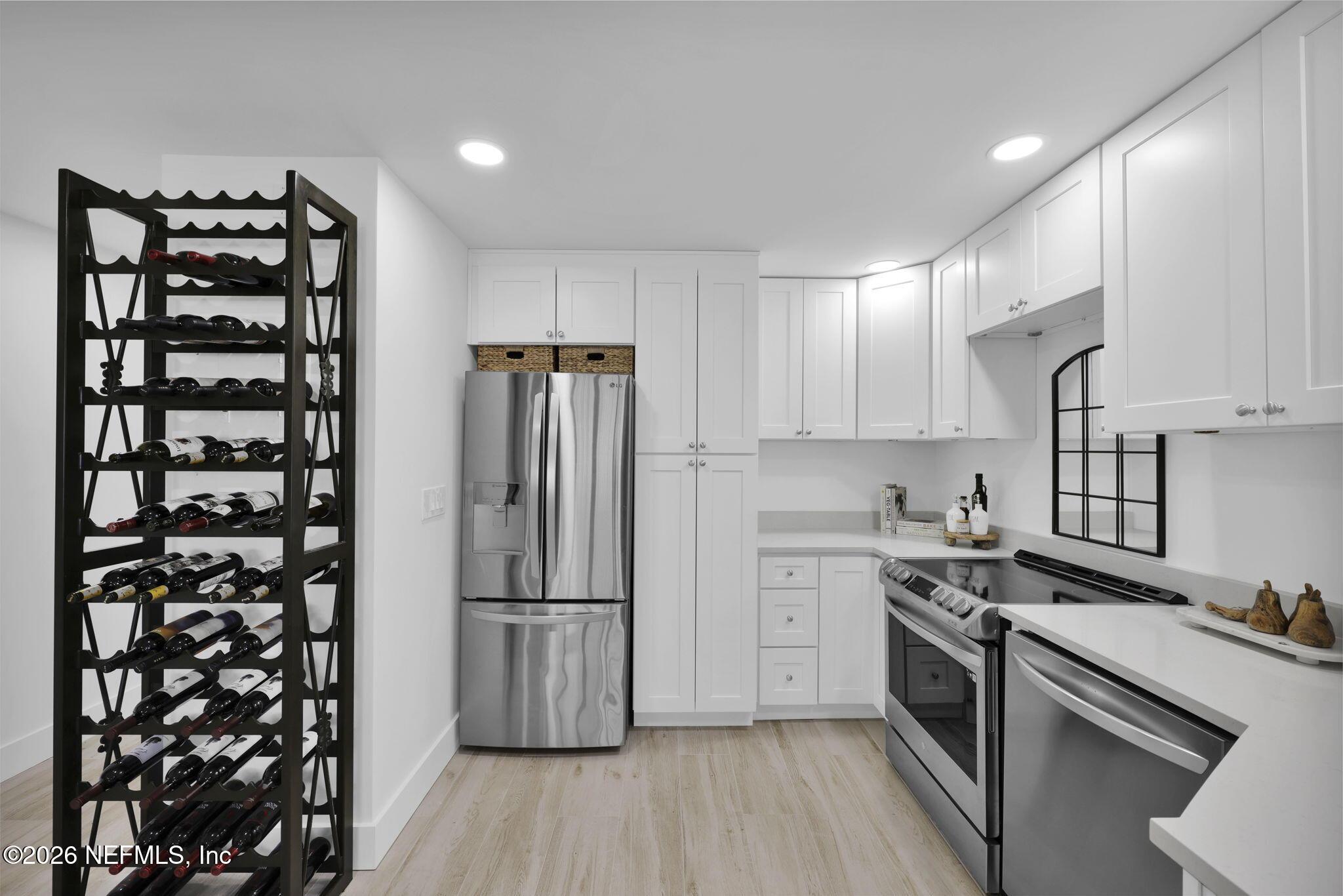 Image 3: 10-web-or-mls-2100 ocean dr s_010