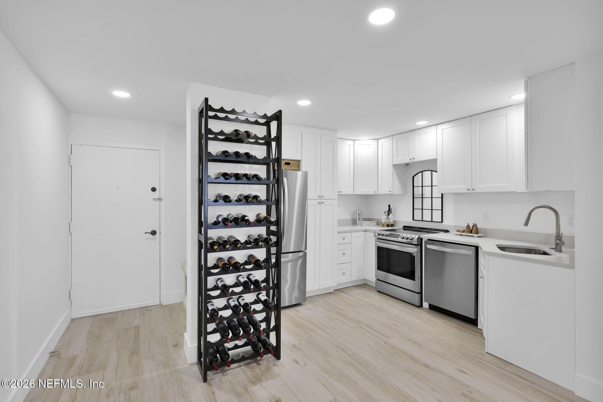 Image 4: 9-web-or-mls-2100 ocean dr s_009