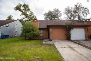 11715 FT CAROLINE LAKES DR