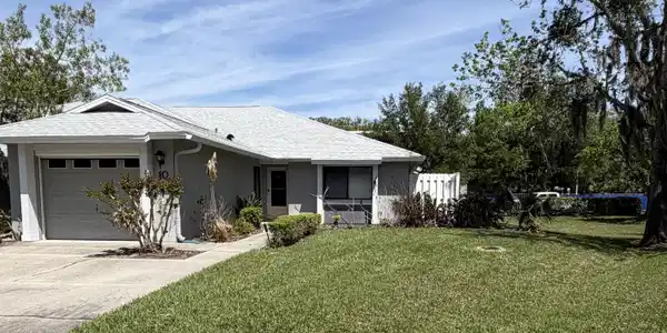 10 LAKE FOREST Circle N