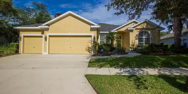 16 N PARK CIR