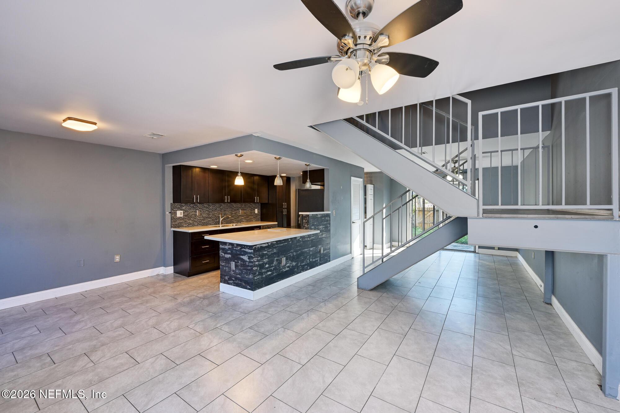 Image 2: Living Room - View 2 (1)