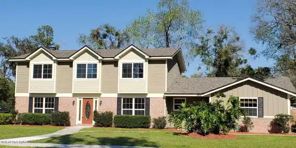 2815 ADMIRALS WALK DR W