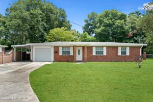 2111 MAPLE LEAF DR E