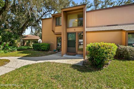 6 OAKMONT Court