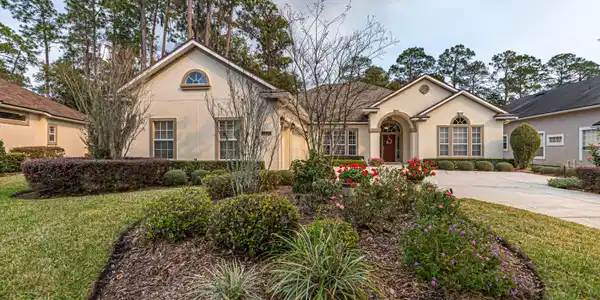 2128 AUTUMN COVE CIR