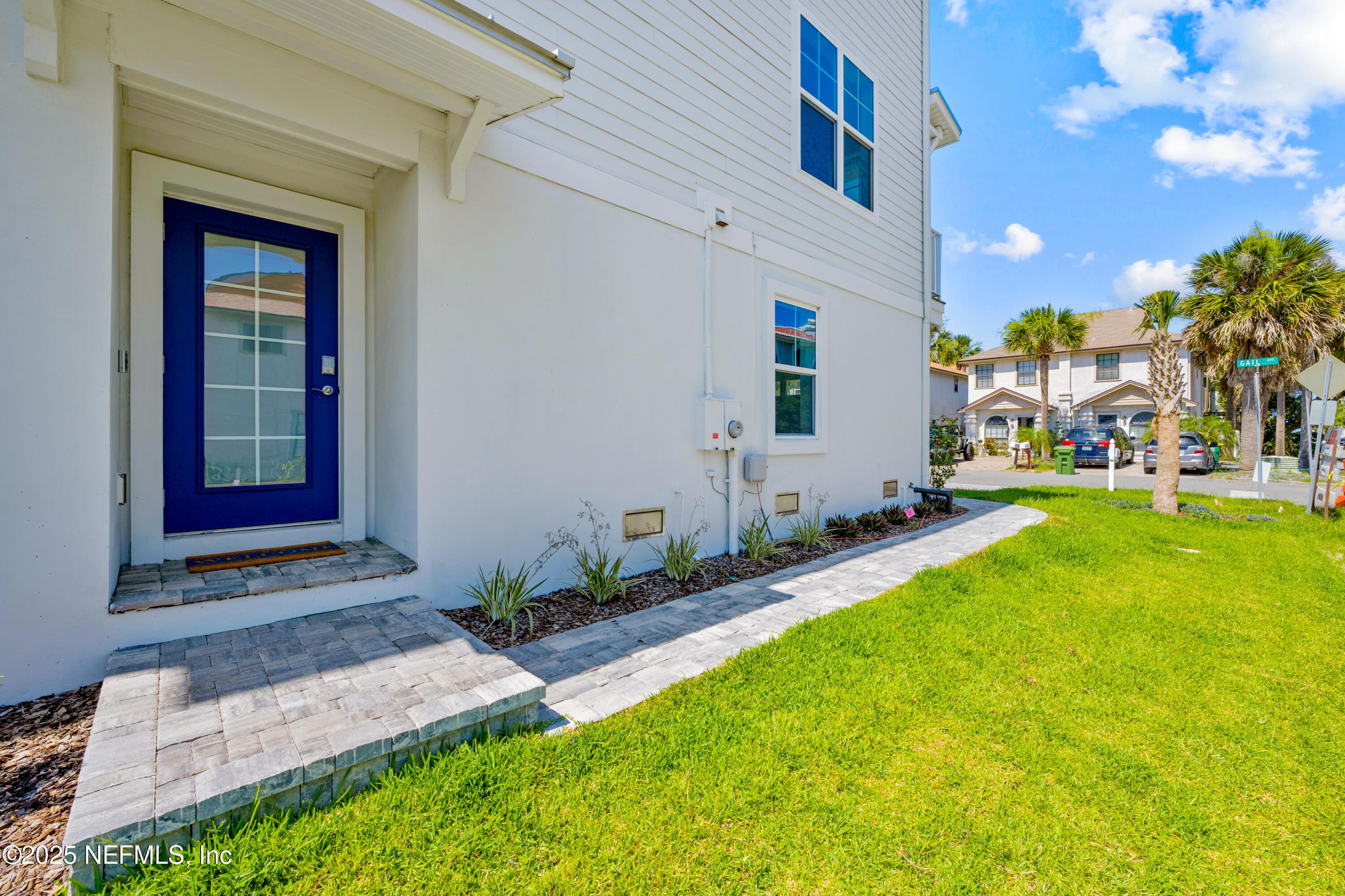 Image 2: 2088 Gail Ave_32250-2