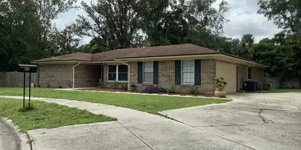 56 CANTERBURY CT