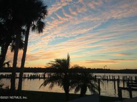 212 RIVER BEND CT