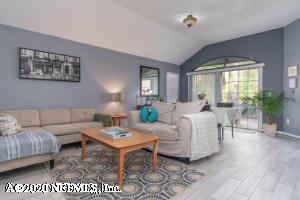 7749 LEESBURG DR