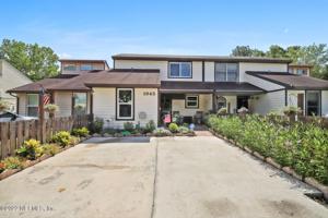1945 OAK WATER DR