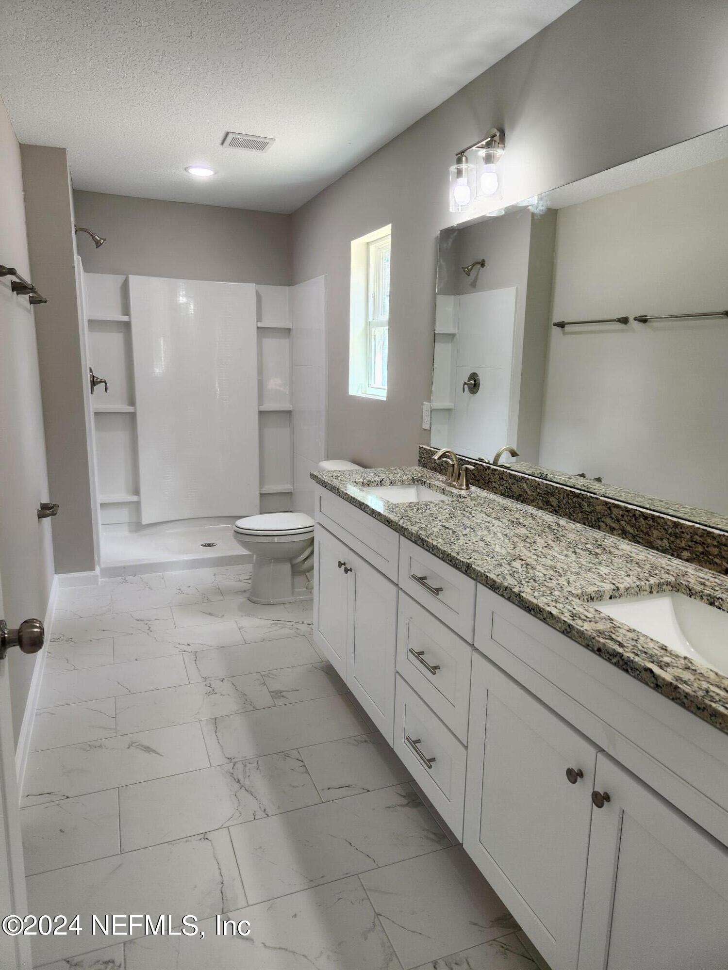 Image 4: Master Bath