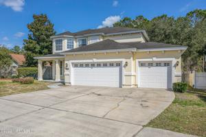3685 VICTORIA LAKES DR E